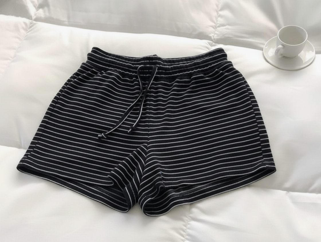 Pantalones cortos a rayas cómodos y casuales para dama en casa, verano