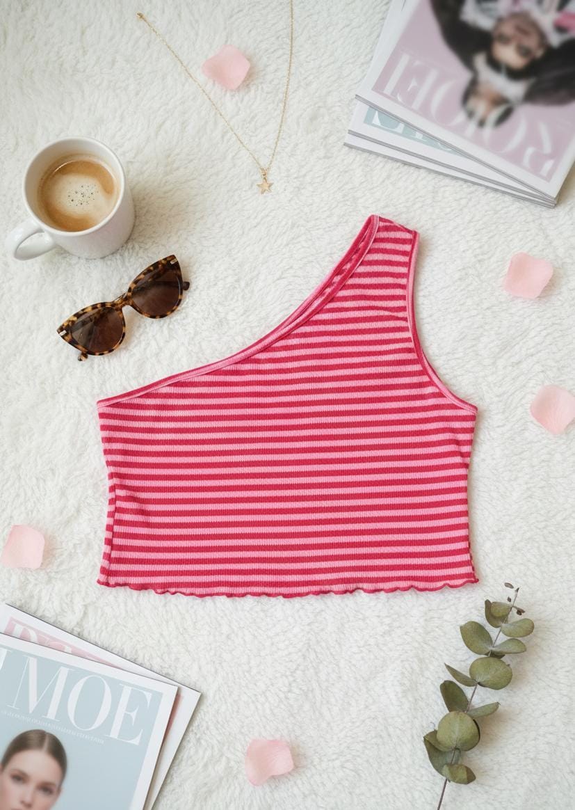 Talla L; Top ajustado de hombro asimétrico de punto a rayas